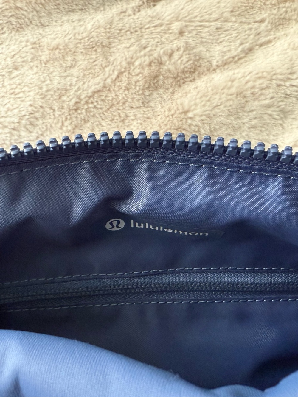 NWT Lululemon Knit Nylon Mini Barrel Duffle Bag 5L Oasis Blue - Picture 11 of 14